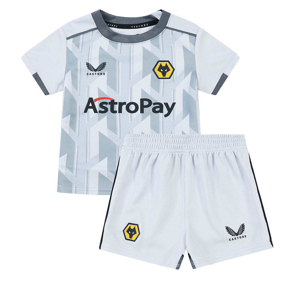 2022-23 Wolves 3rd Baby Kit
Be Part Of the Pack, with the 2022-23 Wolves Third Baby Kit and show your pride on the street and in the stands.

Contains Shirt and shorts for any little Wolves Fan.
Features our new club sponsor AstroPay on front of shirt
Shirt and Shorts: 100% Polyester
Available in 3-6 Months to 12-18 Months

 