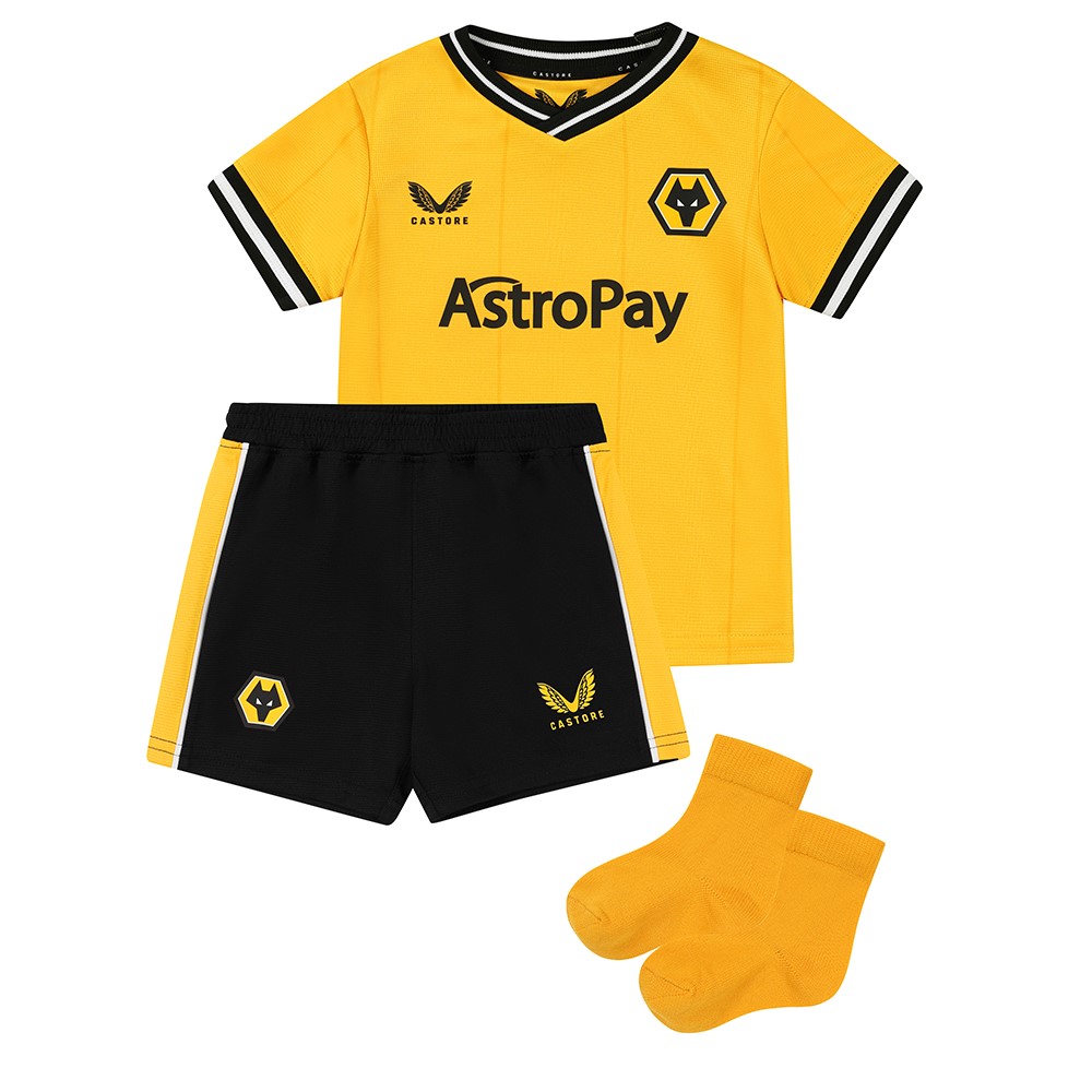 2023-24 wolves home Baby kit
introducing the 2023-24 wolves home Baby kit, a must have for any young fan's wardrobe.
Made from 100% Polyester, this kit is comfortable and stylish ensuring your little one is ready to cheer on the wolves during the matches or from home.
Featuring the iconic club colours and crest, this kit is designed for fan wear, allowing your baby to show their support in style.
complete with shorts and socks and sizes ranging from 0-3 months to 12-18 months, this kit is suitable for babies of all ages.