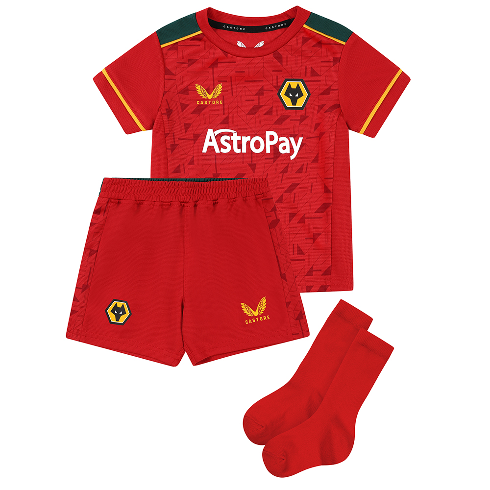 2023-24 wolves away Baby kit
introducing the 2023-24 wolves away Baby kit, the perfect addition to your little one's kit collection. expertly crafted with 100% polyester, this kit is built for durability and comfort.
the classic design features the iconic wolves crest emblazoned on the chest, while the striking away kit colours are sure to make your little one stand out in the crowd.
the baby kit includes shirt, shorts and socks, the comfortable fabric is perfect for little ones on the go.